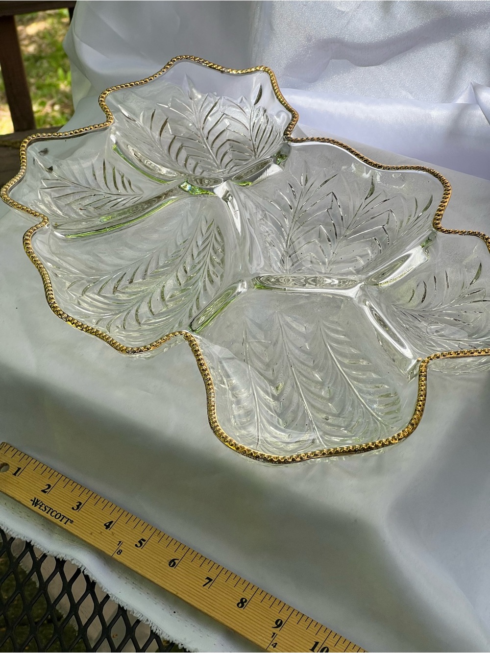 Vintage Jeanette Glass 6 partition feather tray with gold leaf